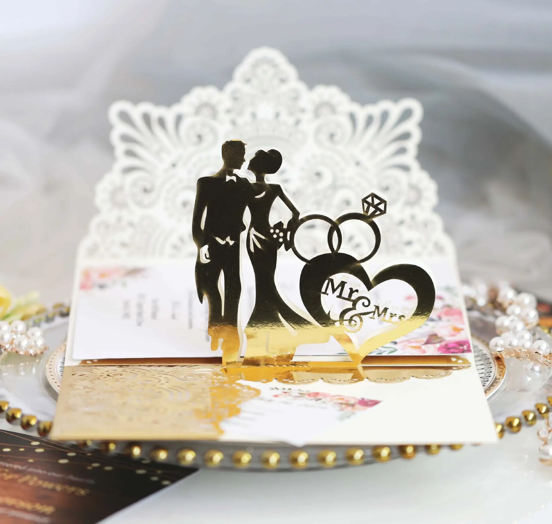 Tarjetas de felicitación de vacaciones Laser Hollow Wedding 3D Tridimensional Pop Up Cards para invitación de negocios y boda