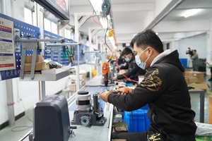Moderno apriscatole automatico per porte scorrevoli con Tuya App Guangzhou Design per applicazioni alberghiere con motore a scatto scorrevole - Product Image 4