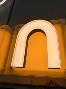 Benutzer definierte Fabrik Acryl LED-Schild Logo beleuchtet elektronische LED-Kanal Buchstaben Zeichen