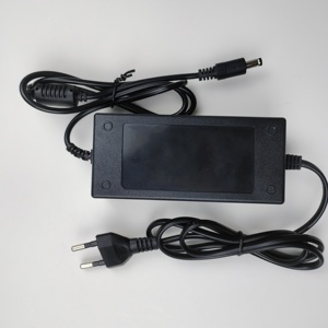 双线交流/DC 100V-240V 9V-24V电源适配器，带12v发光二极管灯条闭路电视监控电源3A-6A桌面电源