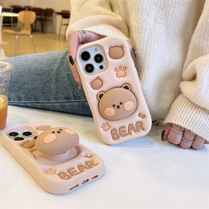 เคสซิลิโคนสามมิติรูปการ์ตูนหมีหัวโตสำหรับ iPhone 15 - Product Image 5