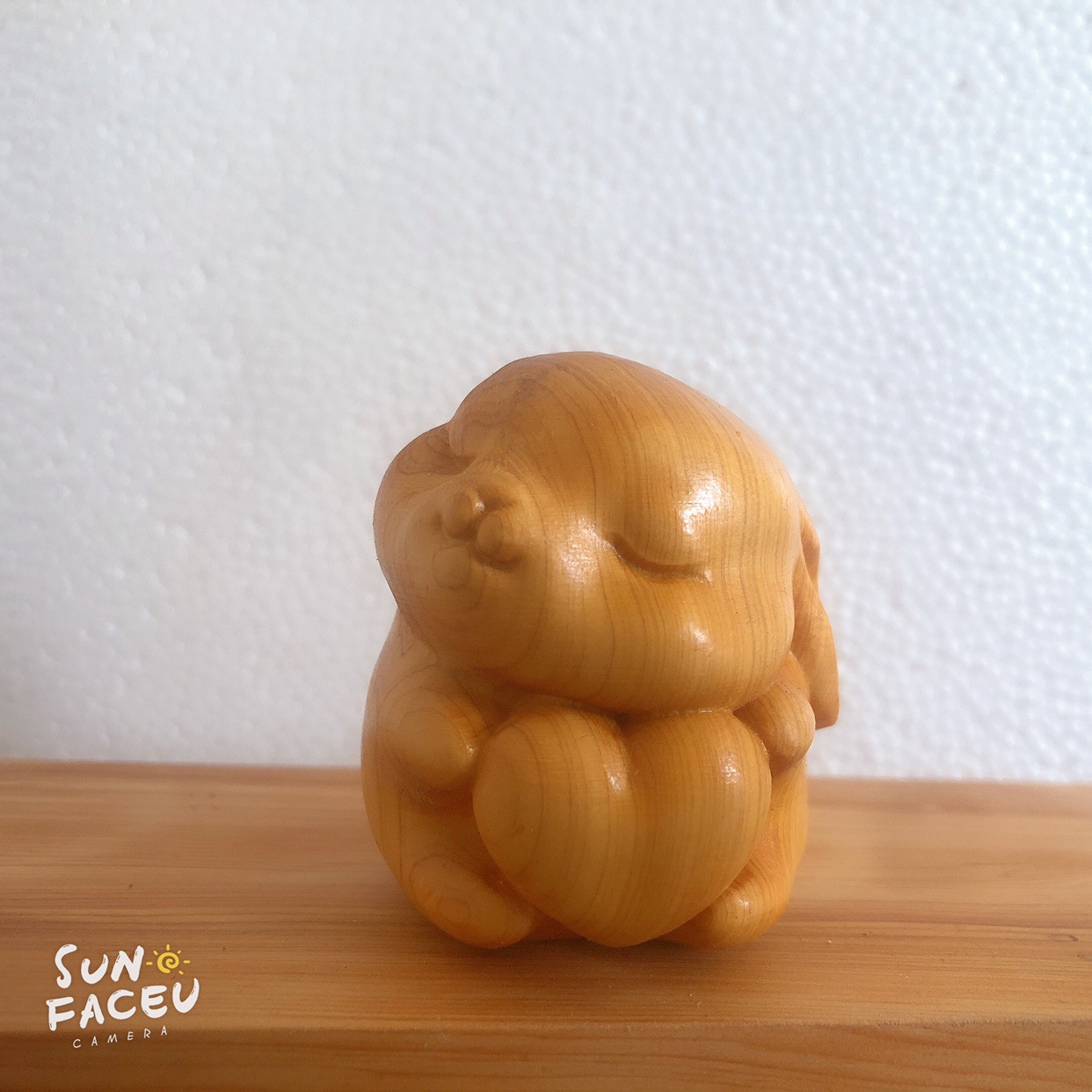 Lapin en forme de coeur cyprès 4536 33g