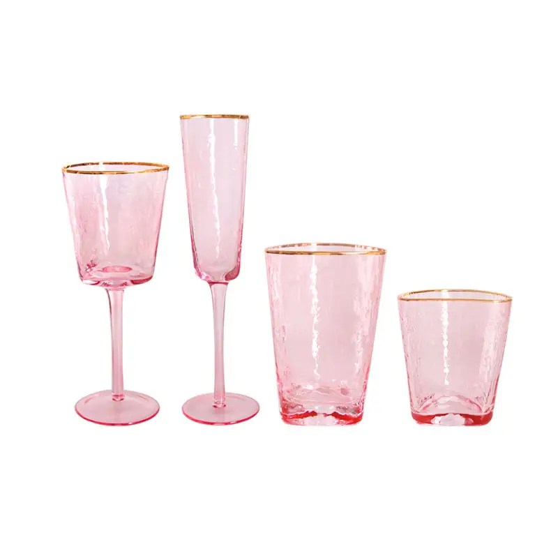 Vasos triangulares de color rosa y Rojo martillado con borde dorado, cristalería de lujo para mesa de boda