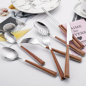 Nachhaltige Edelstahl Löffel und Gabel Set Bulk Holz muster Griff Besteck Besteck für Party Dinner Servieren