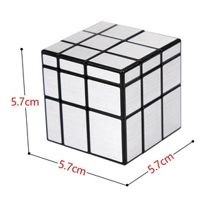 3x3マジックキューブスティッカーレス3層スピードマジックキューブおもちゃそわそわおもちゃ