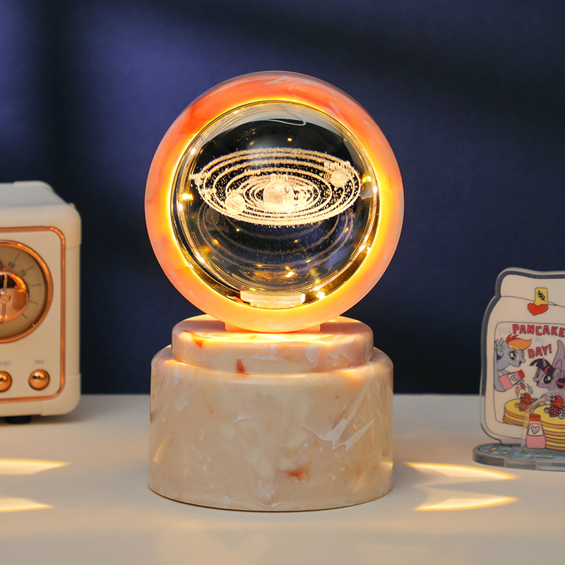 Base en marbre blanc + Système solaire