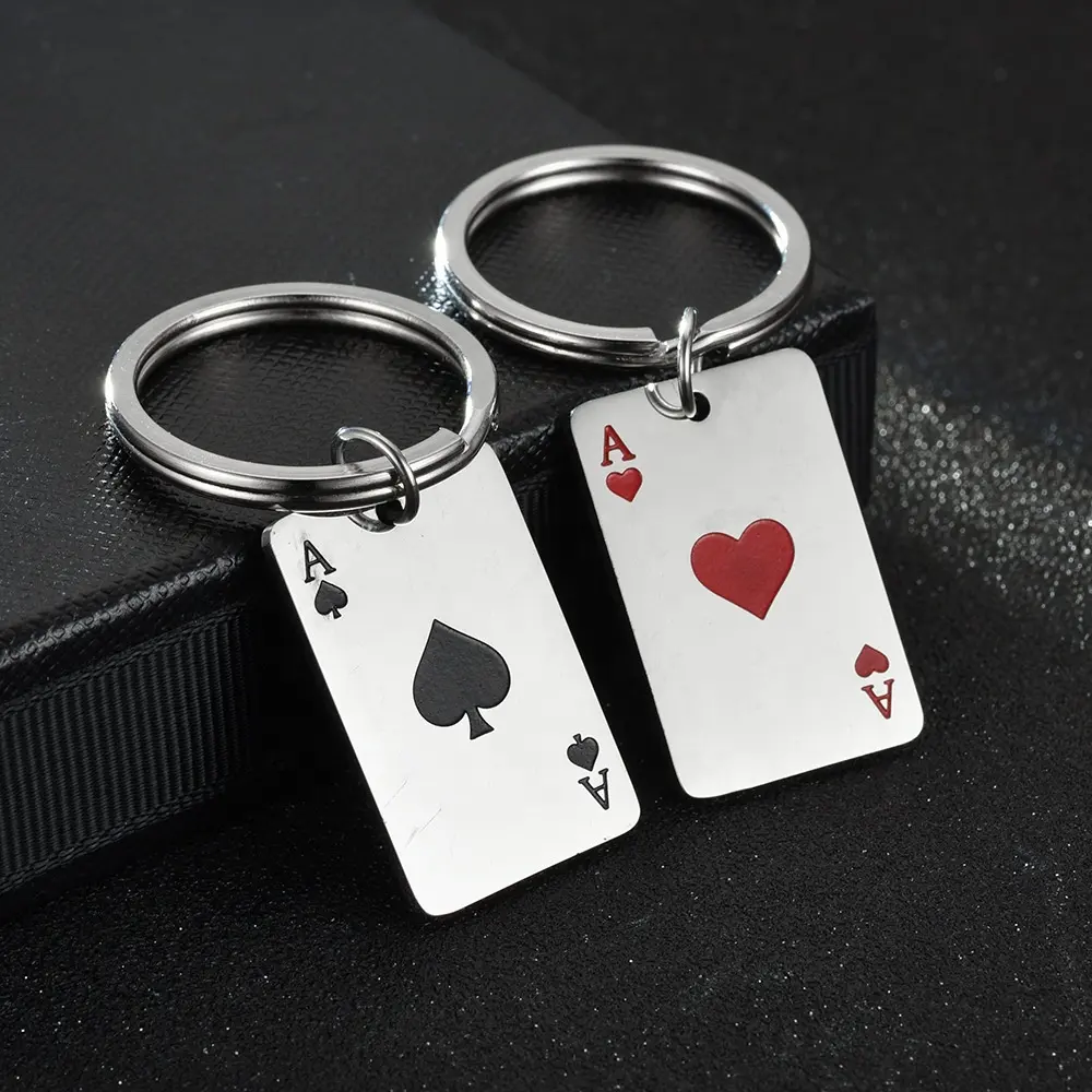 Vente en gros de pendentif carré en acier inoxydable plaqué argent pour cartes de poker porte-clés porte-bonheur coeur as