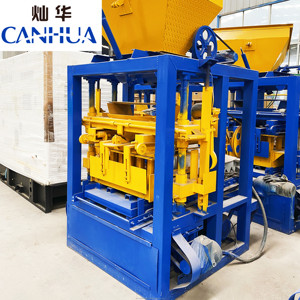 QT4-24 macchine per la fabbricazione di mattoni Semi automatiche per lo stampaggio di mattoni di cemento multifunzionale macchina per la produzione di blocchi motore 2000 Lt - Product Image 3