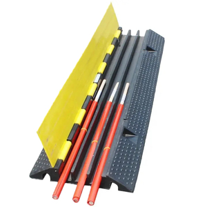 Toptan kablo koruyucu apronu Pvc kablo koruyucu 3 kanal kablo koruyucu kablo koruyucu apronu - Product Image 1
