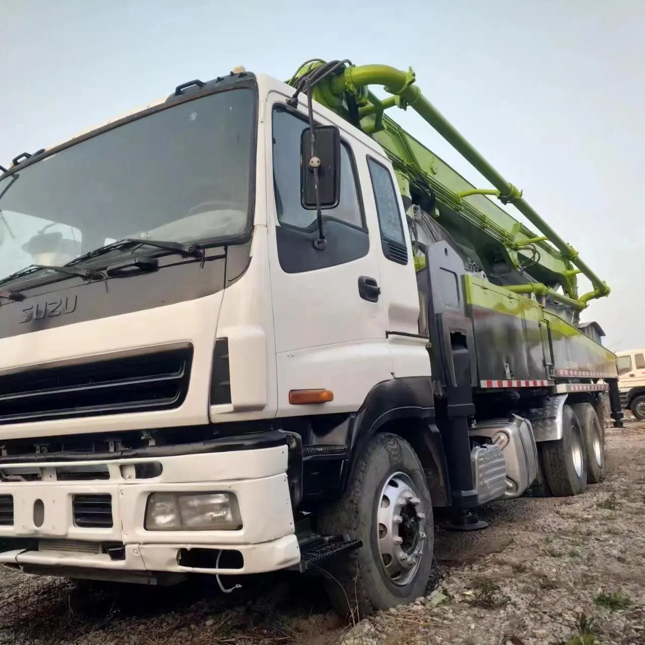 Used cheap Zoomlion Concrete Pump Truck 37m 47m 52m Truck Mounted Pump For Sale