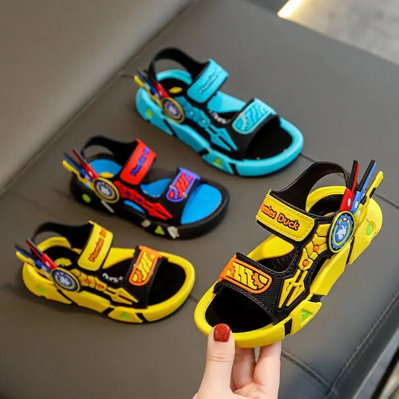 Fabrika fiyat toptan yaz 2023 çocuk sandalet erkek jöle ayakkabı ayakkabı çocuk açık plaj sandaletleri