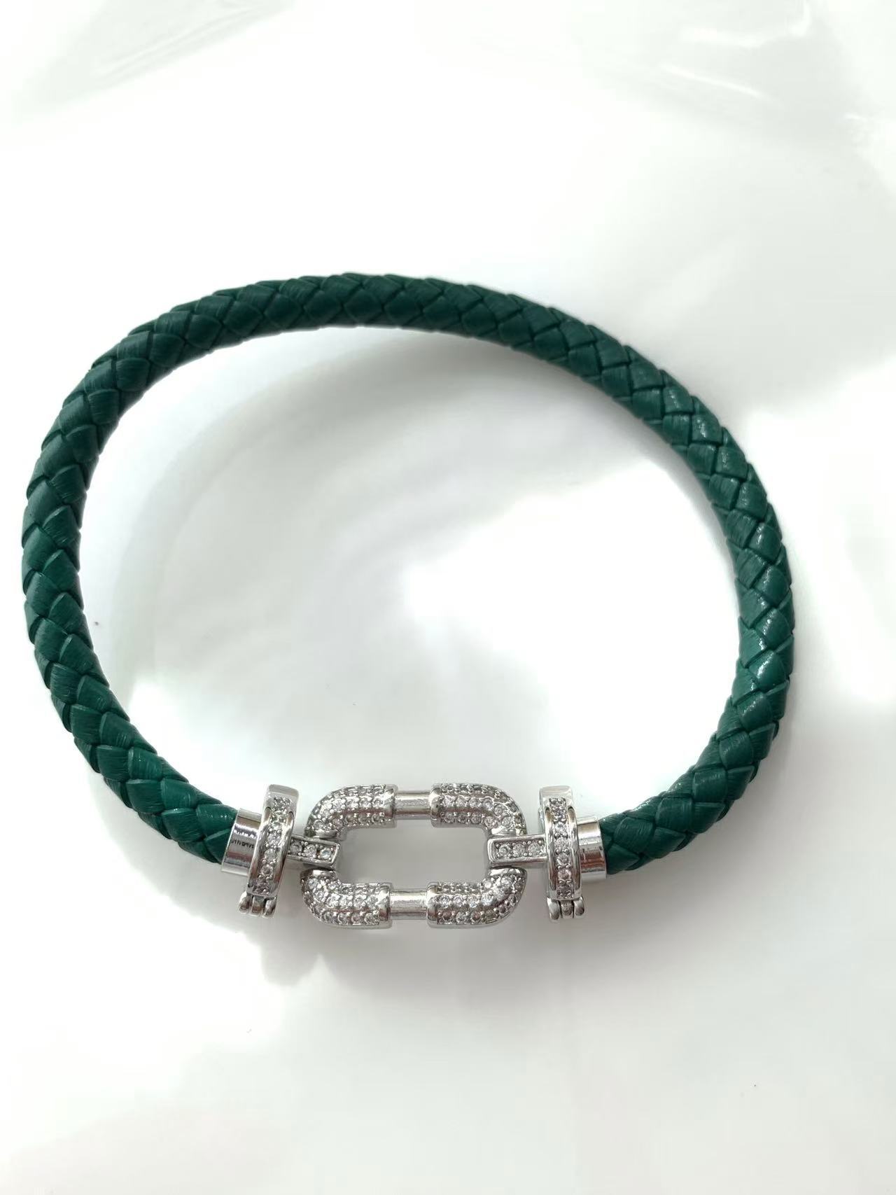 H010-Green