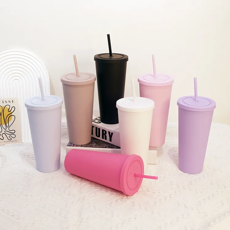 Bicchieri in plastica colorati personalizzati da 16 once con cannuccia bicchieri acrilici all'ingrosso minimalisti con coperchi e cannucce facili da trasportare