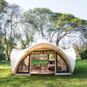 高級テントホテルリゾートグランピングアッシャーテント大型屋外キャンプ両開きドアガーデンテントパーティー