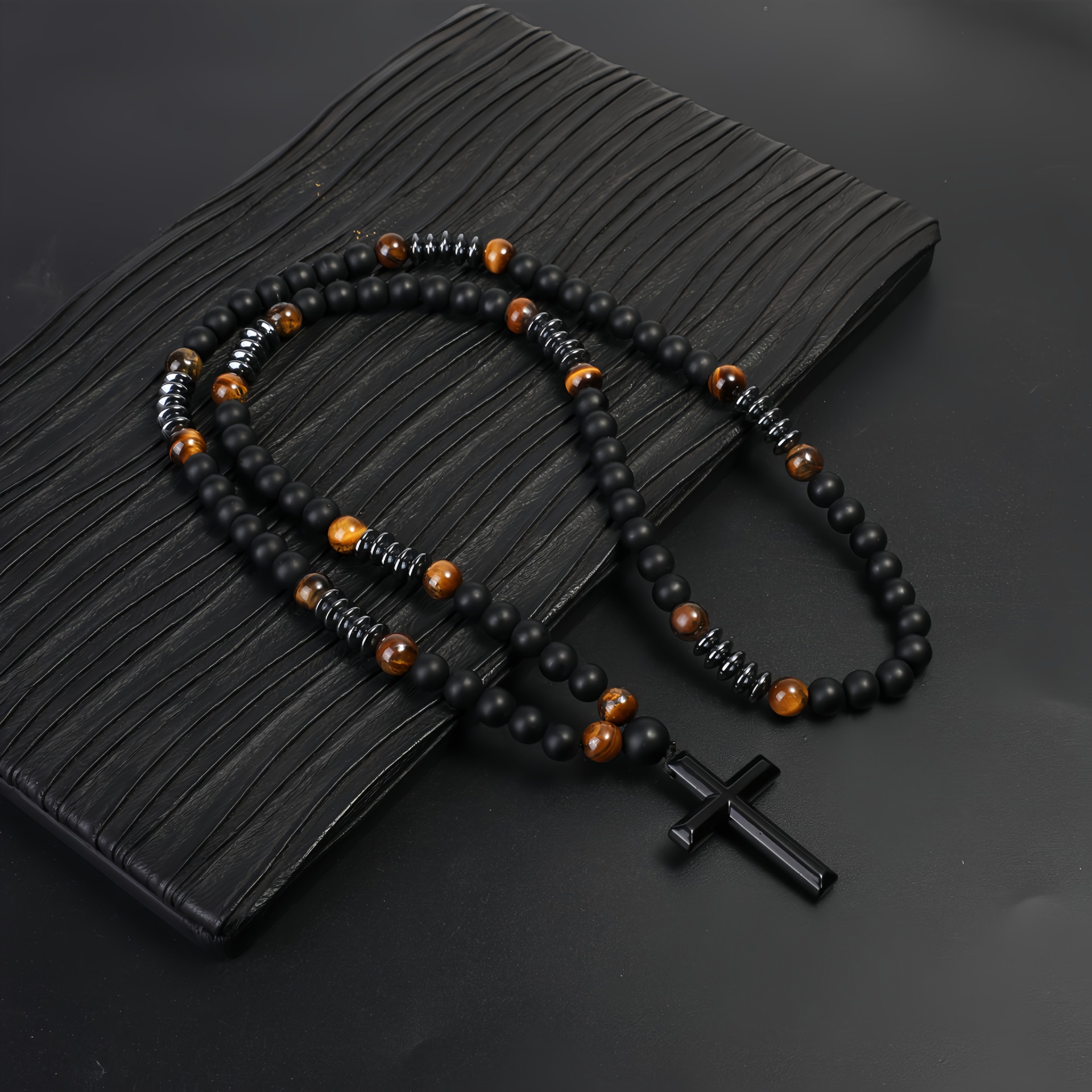 Croix en alliage gris nouveau noir mat