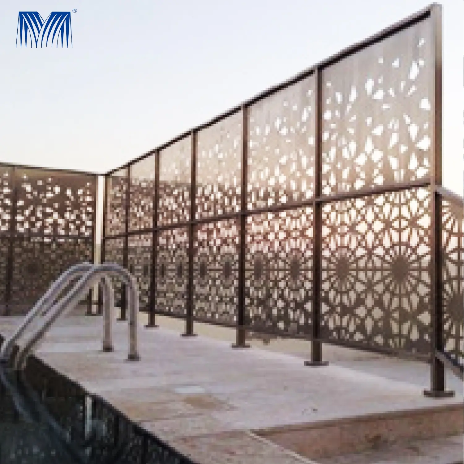 Cortile in ferro battuto WPC pali in legno rete metallica in legno recinzione pannello divisorio all'ingrosso giardino bianco parete recinzione in vinile