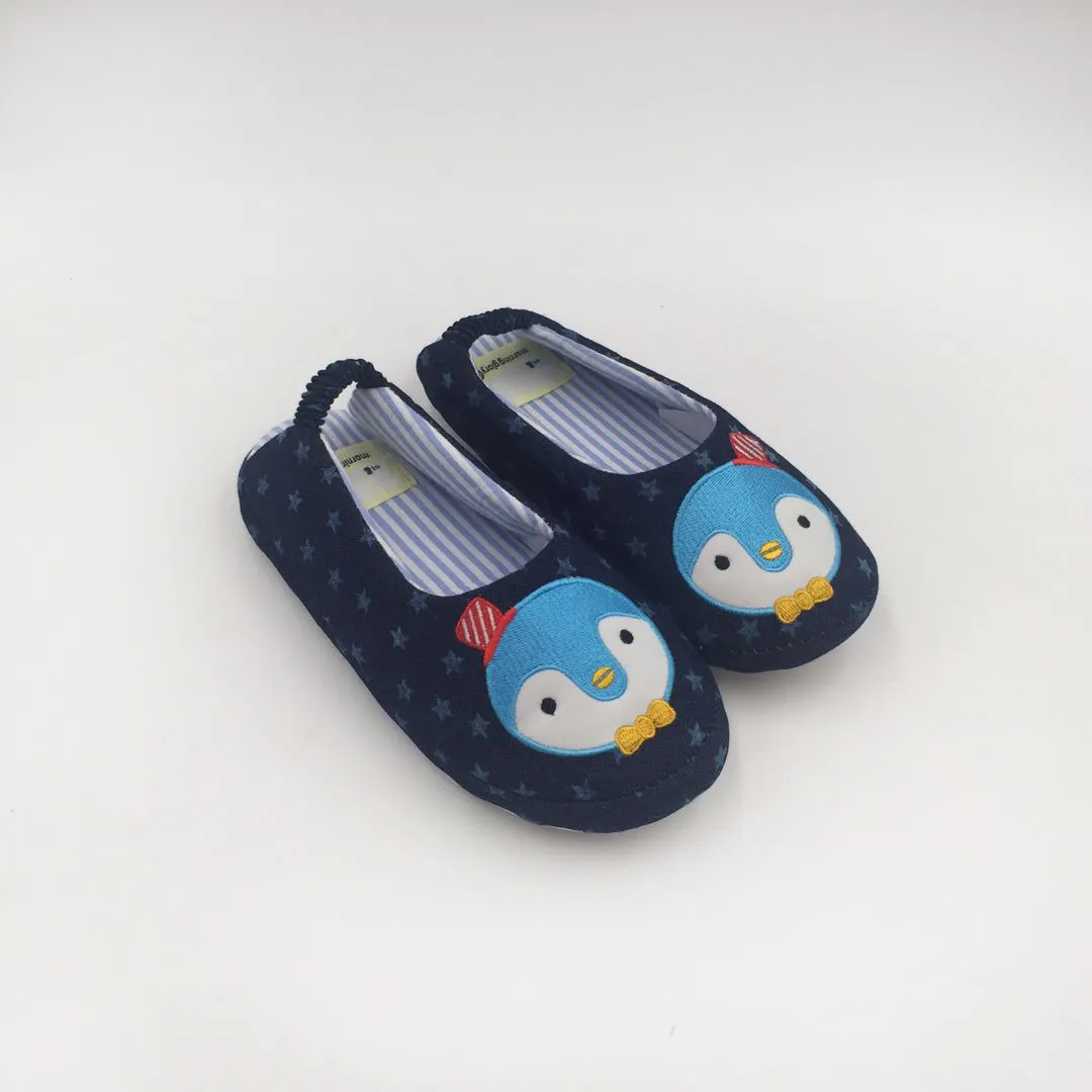 A buon mercato per tutte le stagioni pinguino pantofole per i bambini scarpe indoor pantofole produttori in Cina