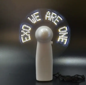 Nuevo logotipo personalizado Mini portátil práctico Led mensaje personalizado ventilador de batería programable pantalla Led ventilador eléctrico de mano - Product Image 6