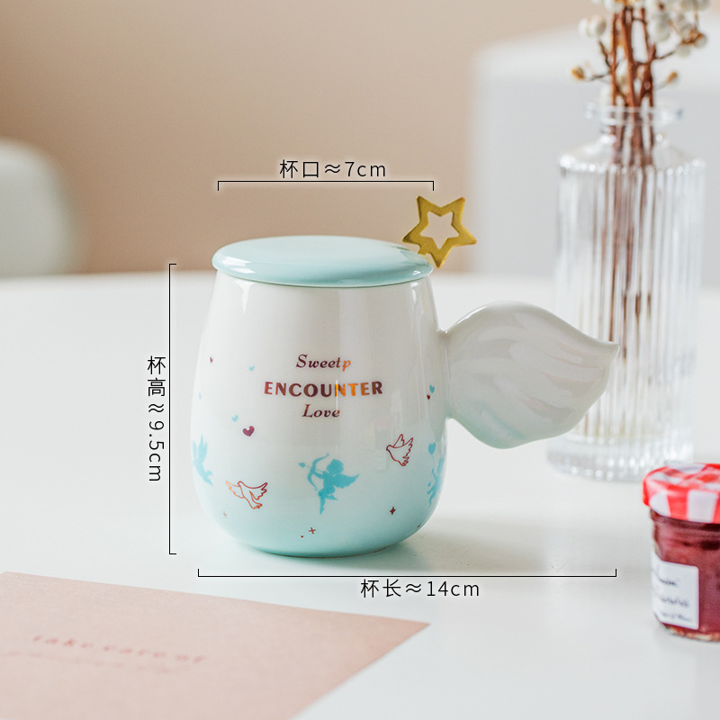 Emballage ordinaire bleu clair pour une seule tasse