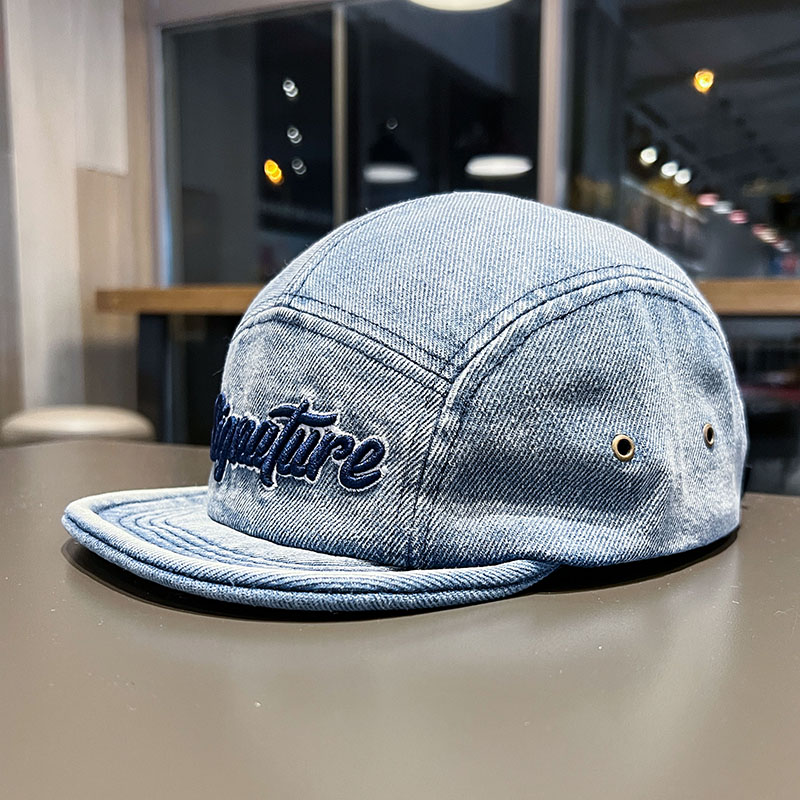 Blue/short-brimmed cowboy hat
