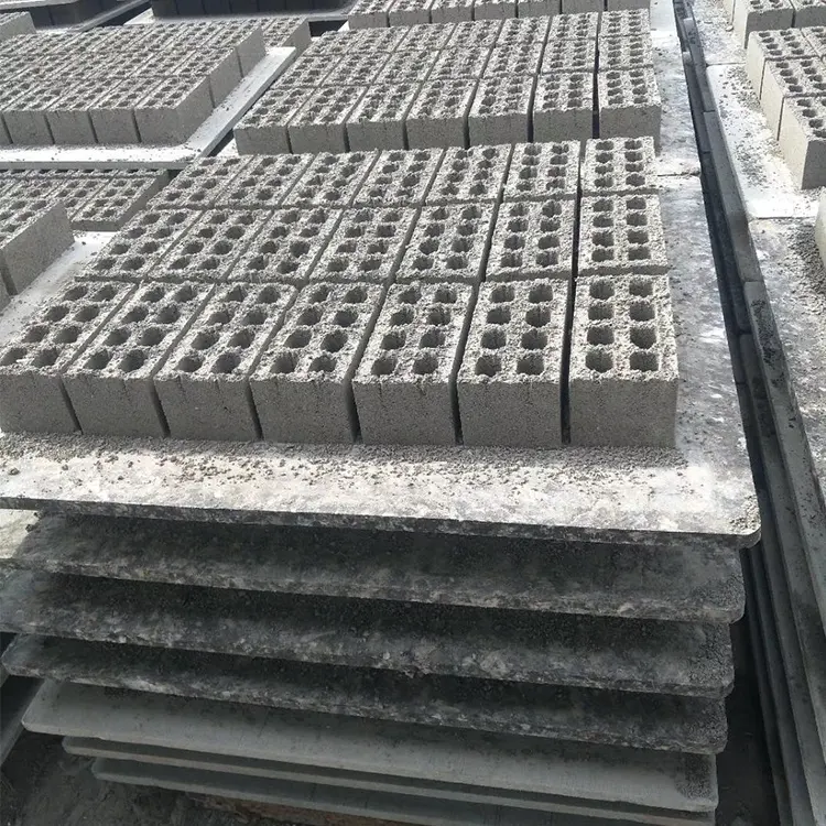LONTA prix usine brique de ciment PVC palettes en plastique GMT palette en fibre de verre pour la machine de fabrication de blocs de béton