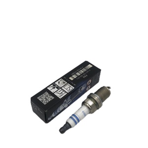 Fabrika yüksek kalite tam yeni otomatik ateşleme parçası onarım parçası OE 2240158kia 22401ZE01B <span class=keywords><strong>Bosch</strong></span> Kia Benz-E Nissan için buji