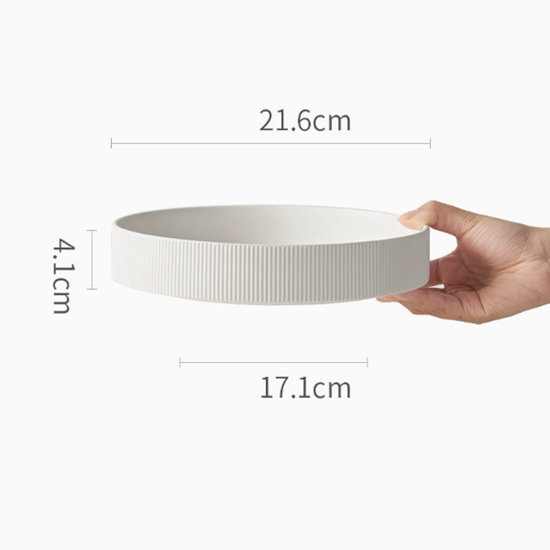 Plato hondo blanco de 8.5 pulgadas.