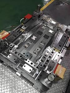 低价定制零件注塑成型研发注塑机模具 - Product Image 3