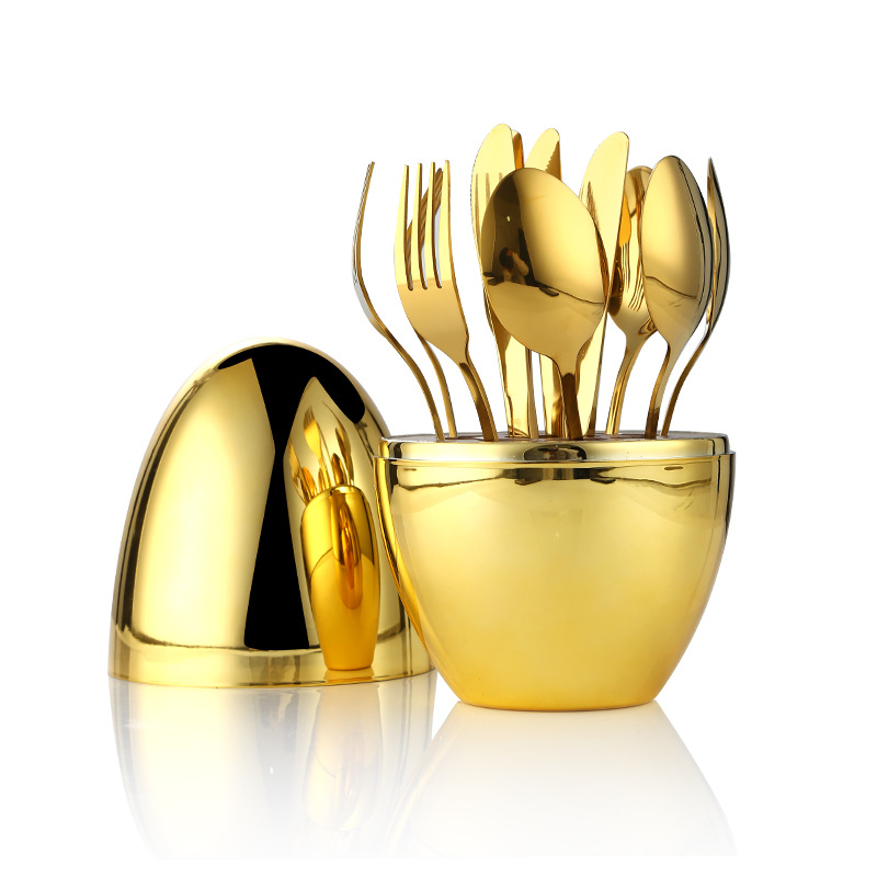 Oeuf doré en forme de coeur + or