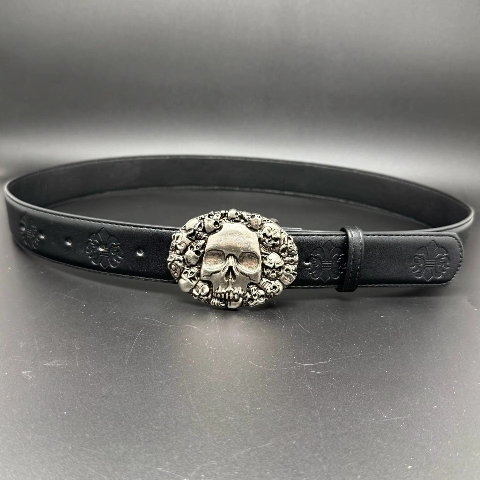 silver Elliptical skull head seal-110 cm