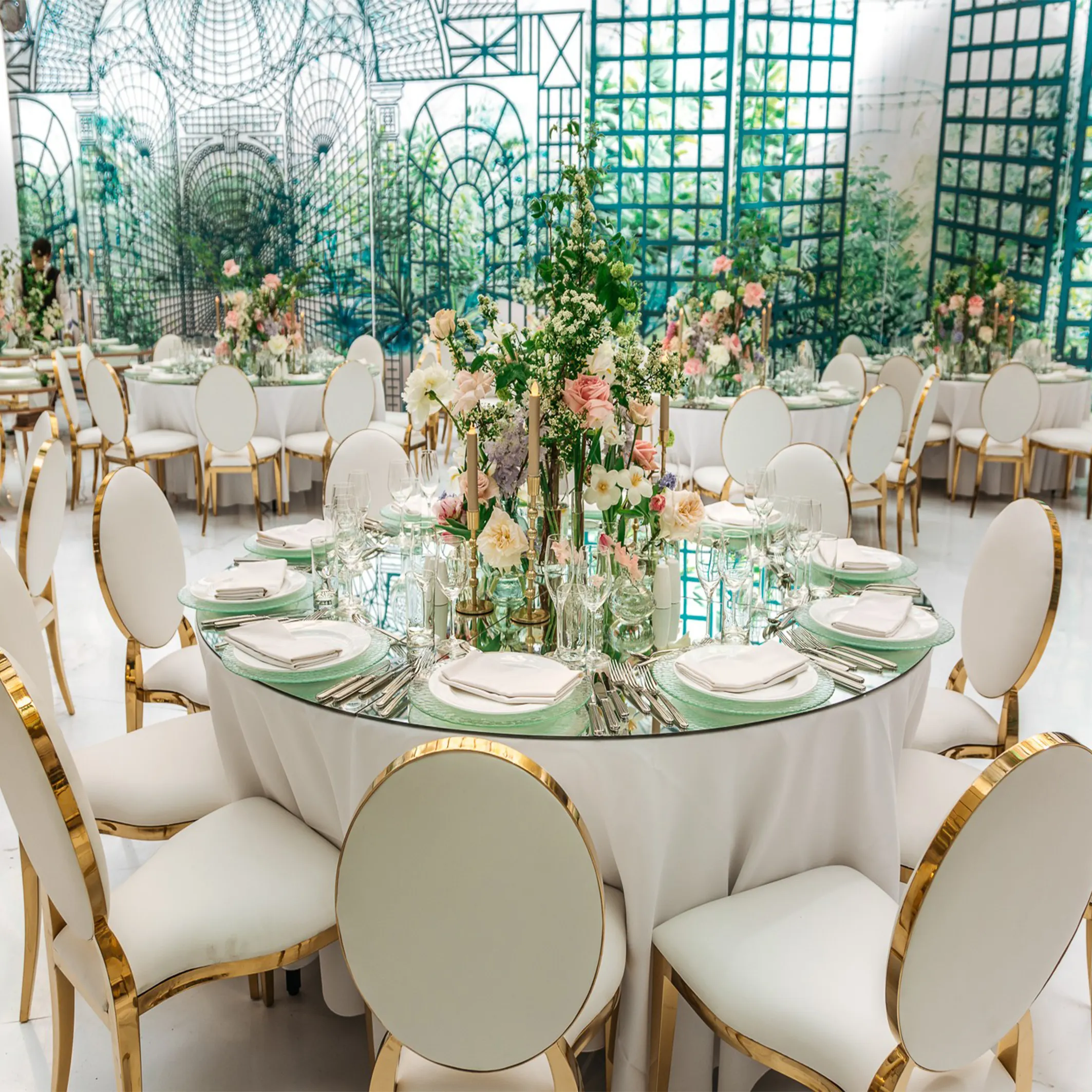 Sedia da banchetto da pranzo con schienale rotondo in acciaio inossidabile dorato moderno di lusso per il matrimonio