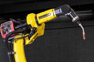 Автономный сварочный робот FANUC ARC Mate 100iD сварочный робот со сварочной горелкой и Megment сварочный аппарат - Product Image 5