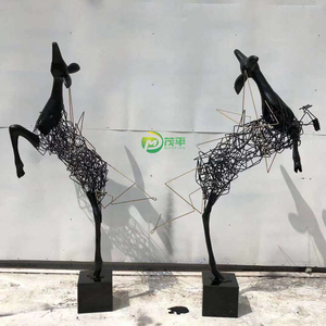 Özelleştirilmiş Modern açık bahçe yüksek kalite otel hayvan sanat dekorasyon soyut geyik paslanmaz çelik heykel