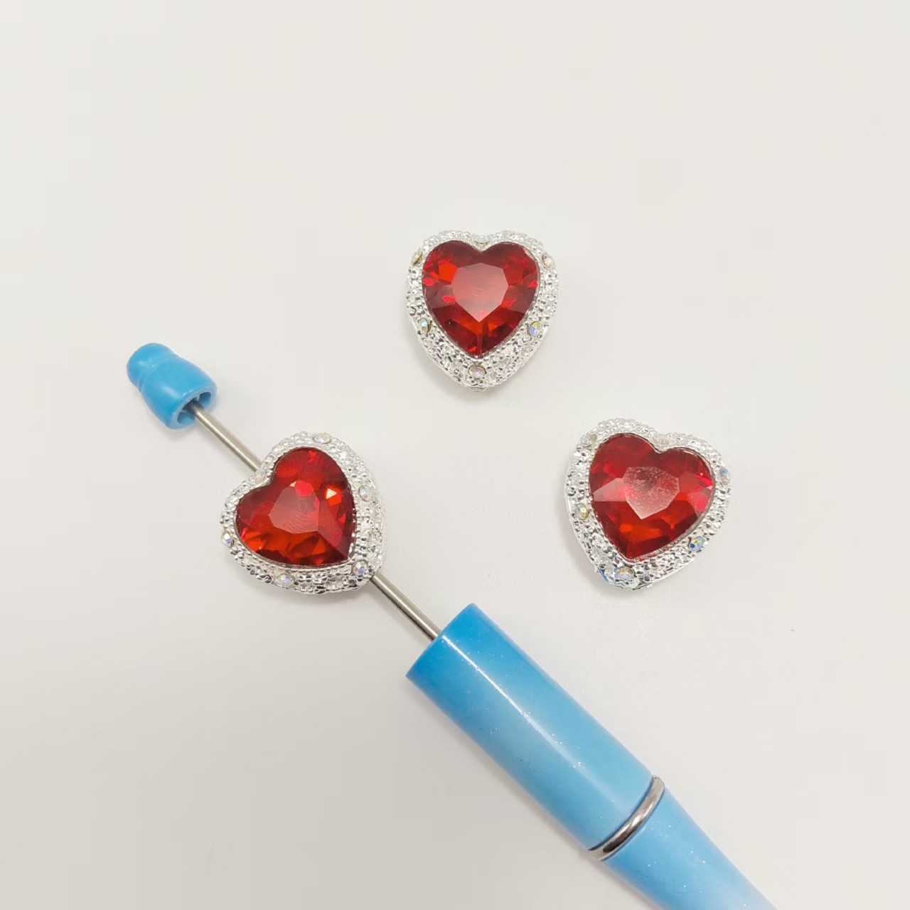 Diamant rouge plaqué argent