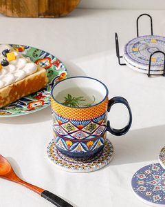 批发定制彩绘时尚曼陀罗花设计圆形陶瓷杯杯垫套装饮料软木塞吸水杯 - Product Image 2