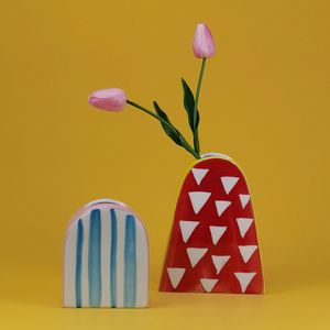 Hand-Painted Geometric <strong>Vase</strong> with <strong>Red</strong> and <strong>White</strong> Triangle Pattern for Balcony Flower Decoration - Product Image 4