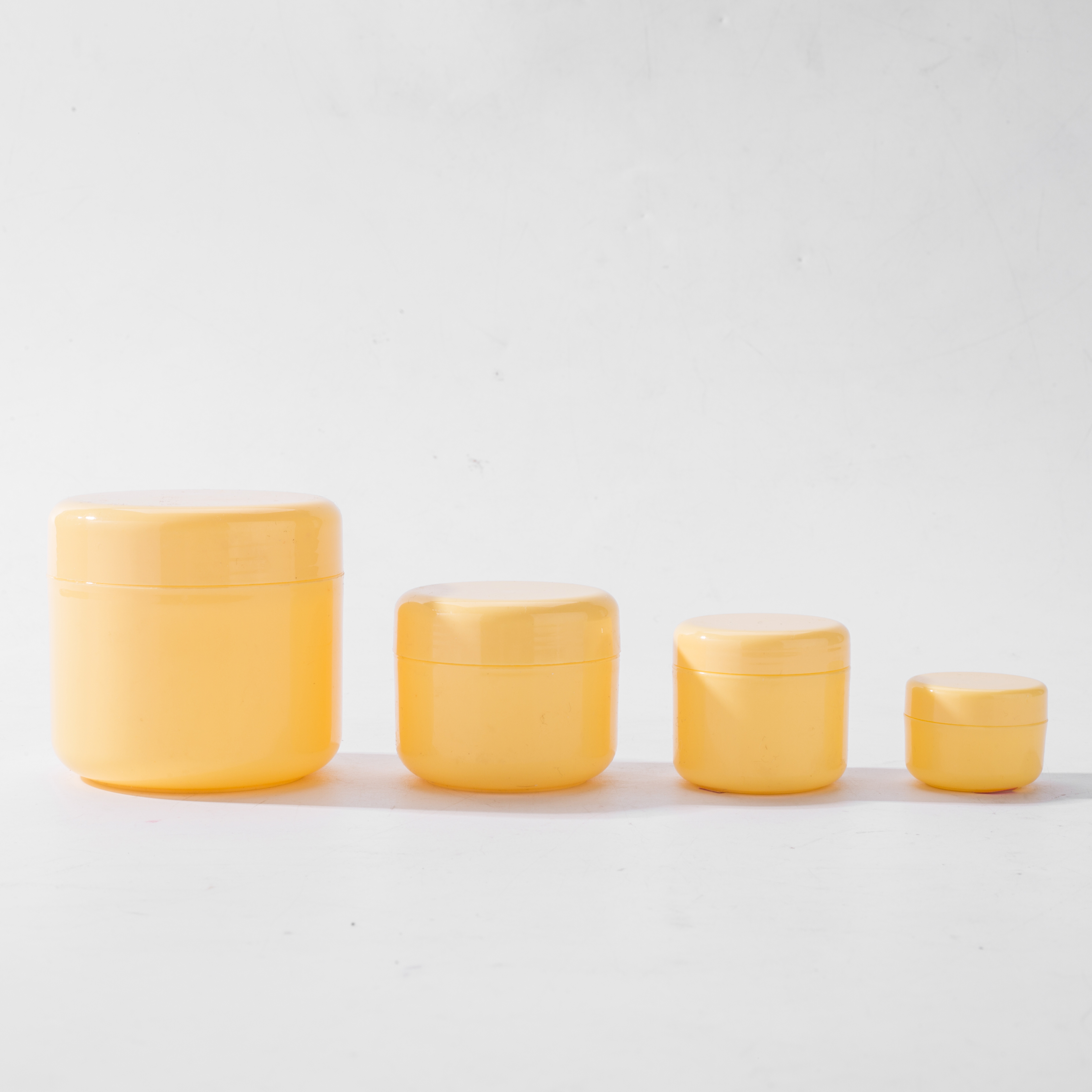 สีเหลือง