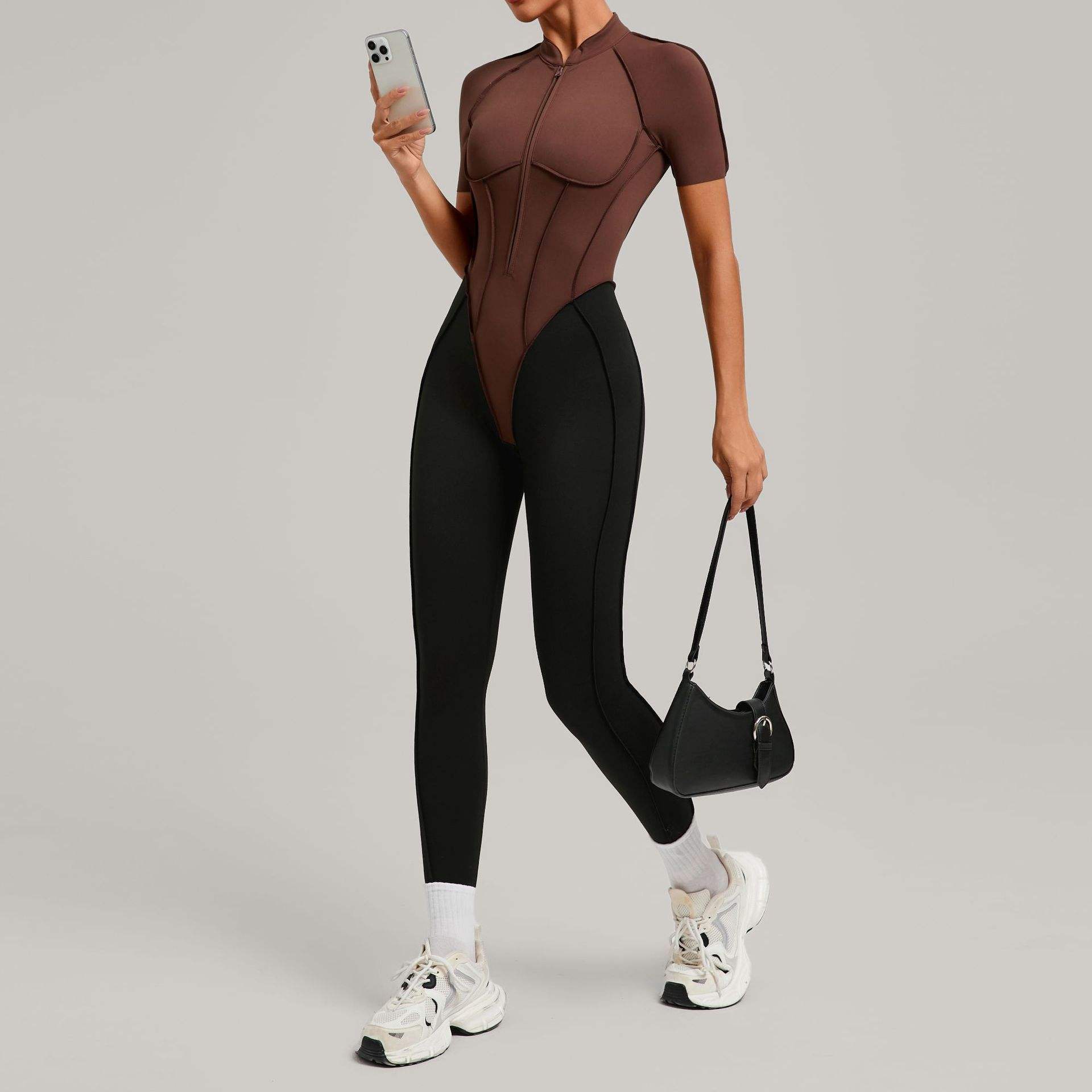 สีน้ำตาล