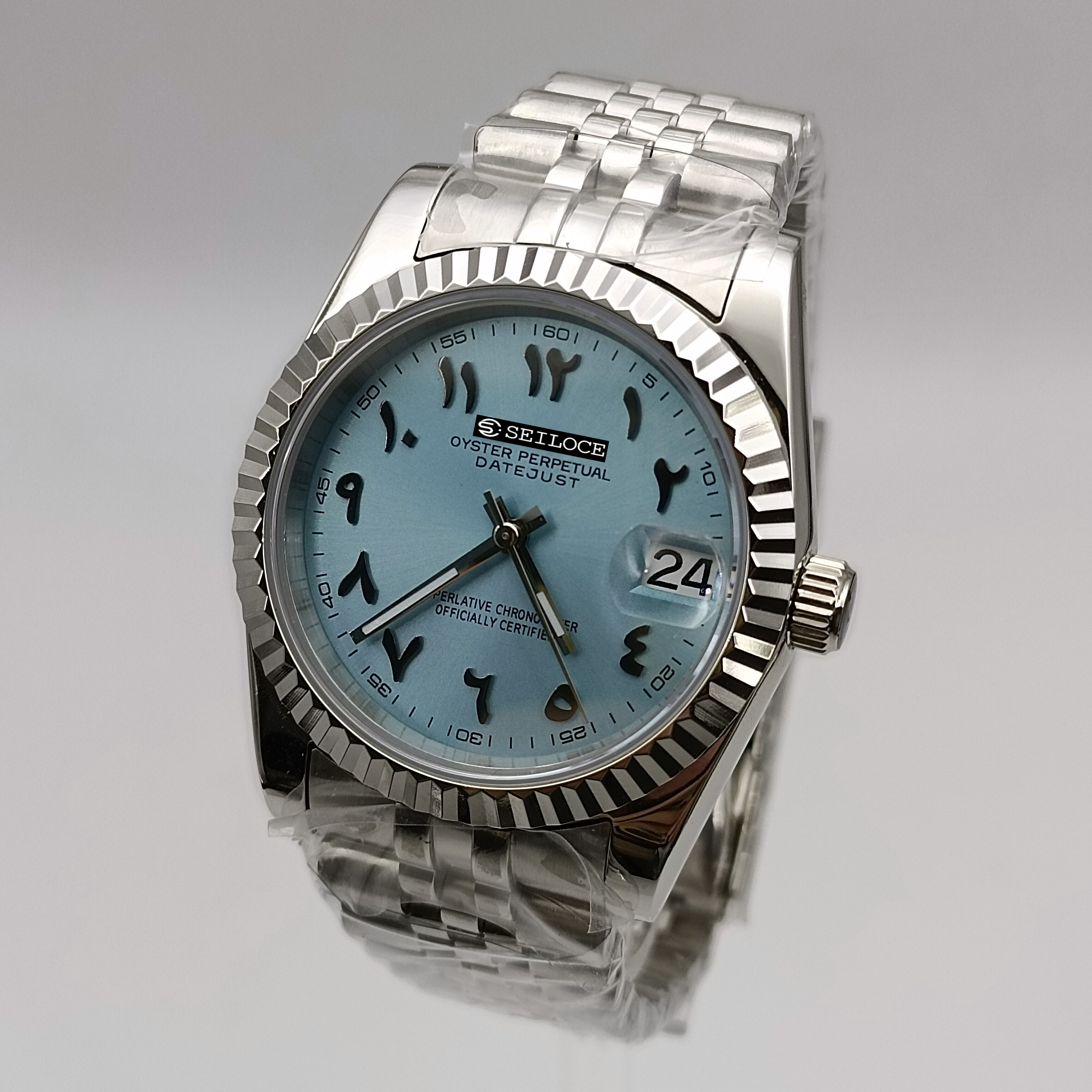 Caja plateada+esfera azul