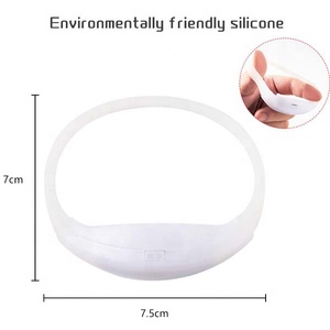Programmazione RFID LED lampeggiante atmosfera per feste di matrimonio fascino illuminazione attiva campione gratuito braccialetto in silicone con telecomando - Product Image 2