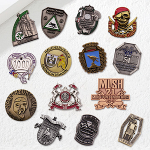 Nhà <span class=keywords><strong>s</strong></span>ản xuất thiết kế kim loại men <span class=keywords><strong>Pin</strong></span> biểu tượng tùy chỉnh trống đen khắc thư cổ điển lưu niệm Huy hiệu <span class=keywords><strong>pin</strong></span> - Product Image 1