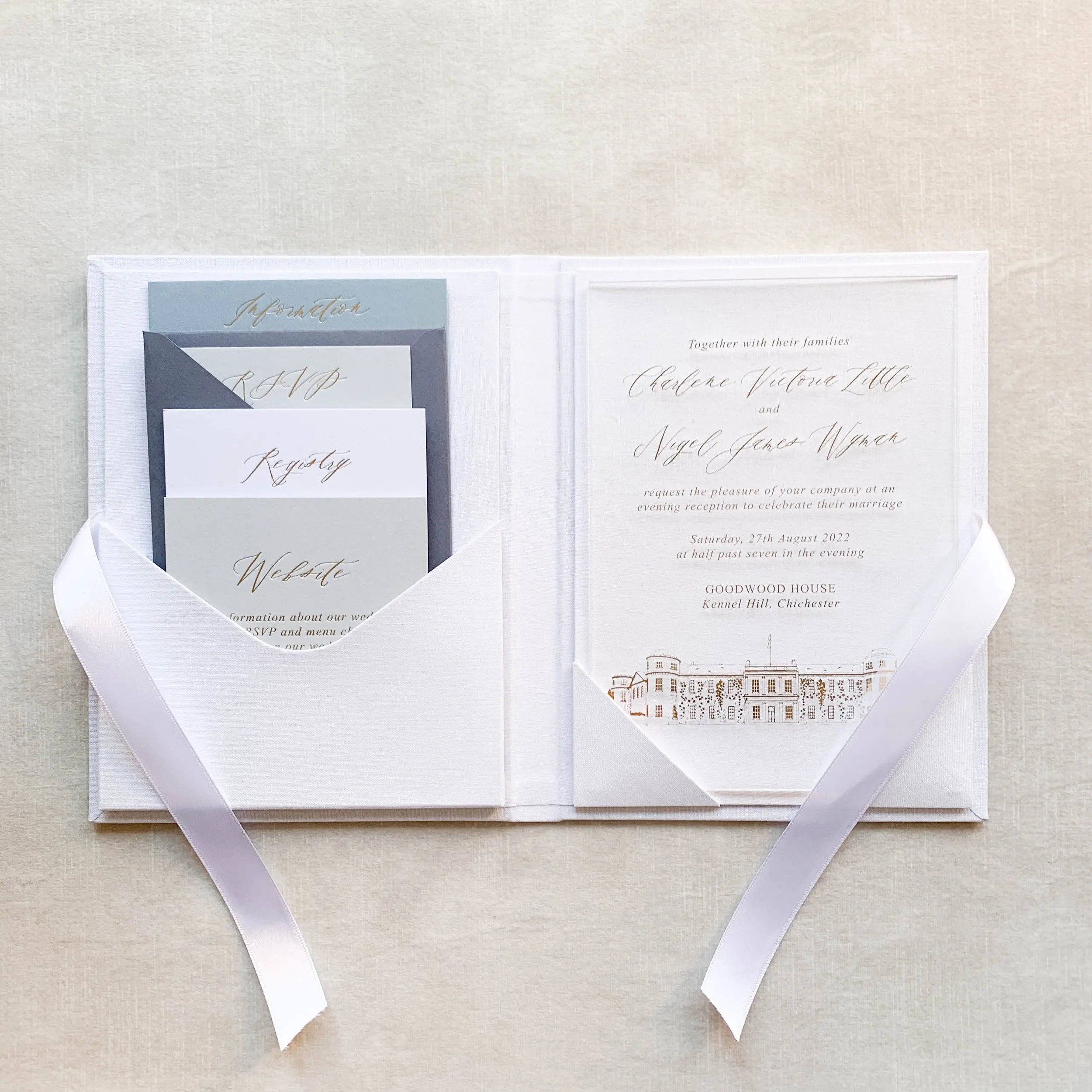 Caja de tapa dura de terciopelo para tarjeta de boda en relieve dorado a medida, caja de Lino de invitaciones de boda de lujo de 5*7 pulgadas con sobre
