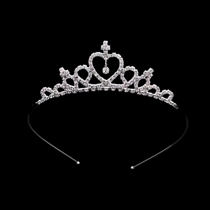 Style a peach-heart crown-promotional model