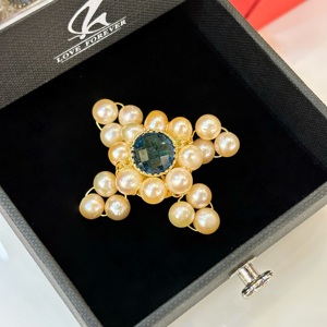 <strong>Cusumization</strong> Wholesale Designer Brooches and Pins Pins Star Geometric Crytal Pearl Brooch Pin Clothes Accessories for Kids Girls