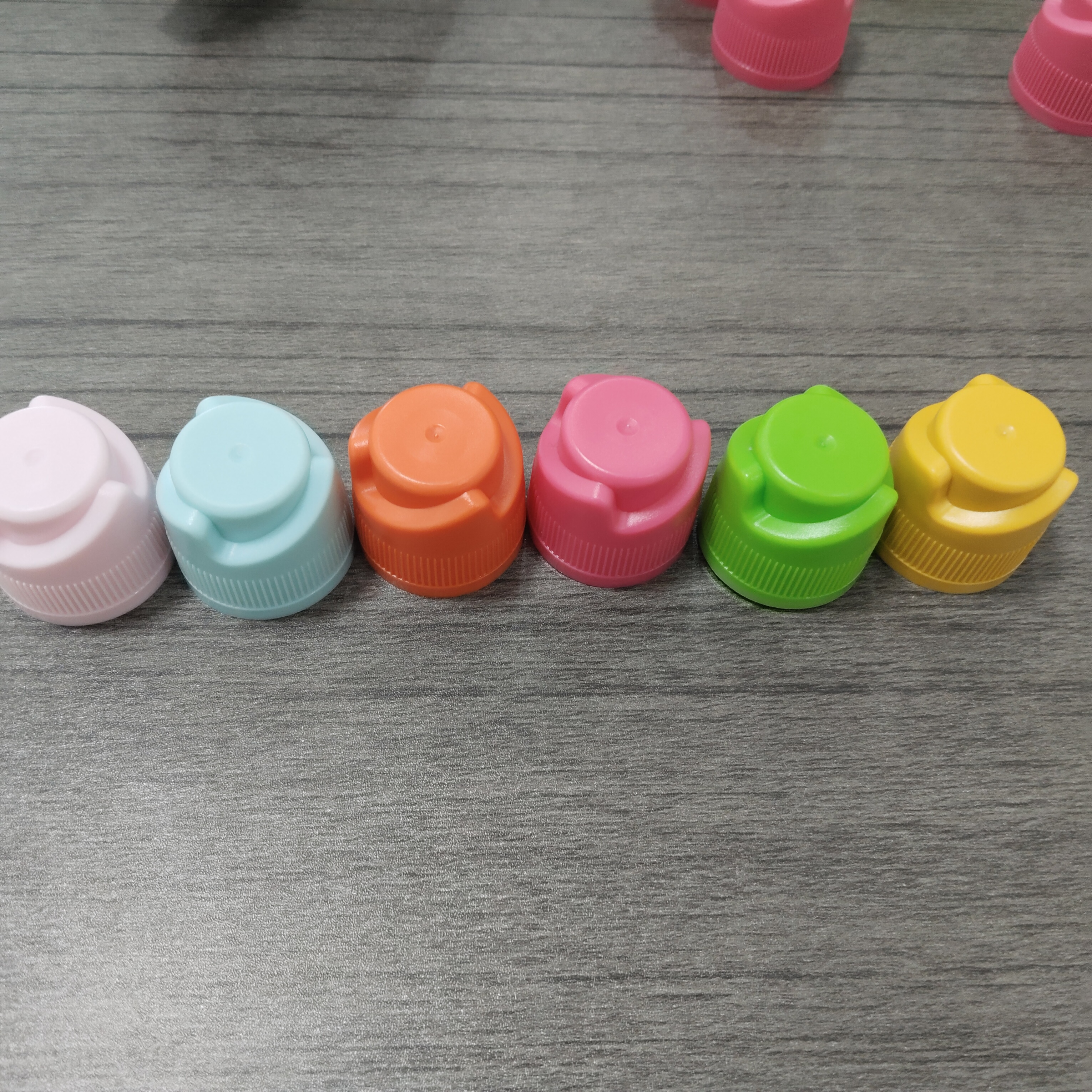 สีชมพู