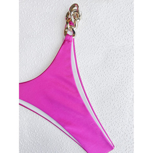 Atacado Cetim Rosa Vermelha 2 Peça <span class=keywords><strong>Bikini</strong></span> Backless Fivela De Metal Triângulo Biquíni Set <span class=keywords><strong>Micro</strong></span> Biquínis Sexy Lady Swimwear