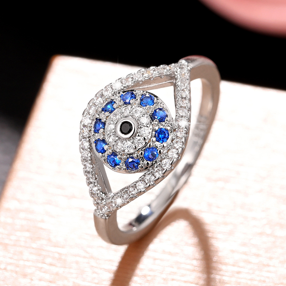 Q135 White Gold