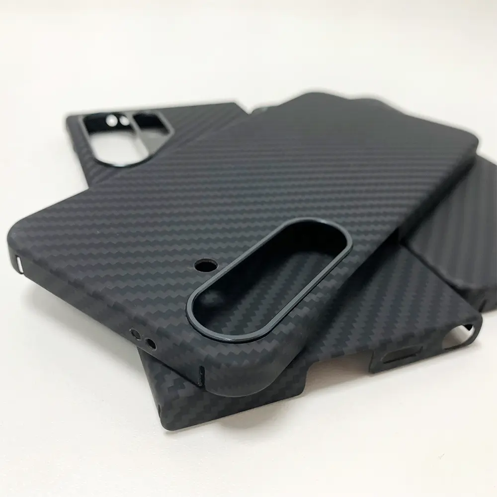 Casing ponsel serat aramid hitam tahan aus modis untuk Samsung galaxy s22 s23 s24 dengan logo kustom