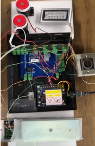 Singolo doppio quattro porte Wiegand 26 Tcp sistema di controllo del pannello di accesso alla rete Ip con alimentazione magnetica serratura in metallo lettore di schede