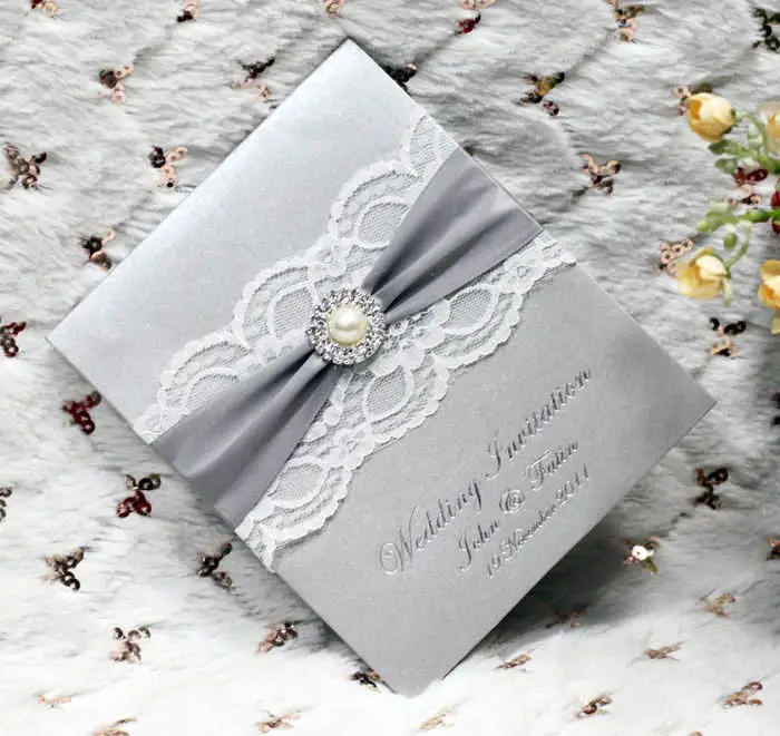 Circular Rhinestone Buckle Grey Ribbon Lace Exclusivo Convite Do Casamento Sliding Cards Cartões do convite do aniversário com laço